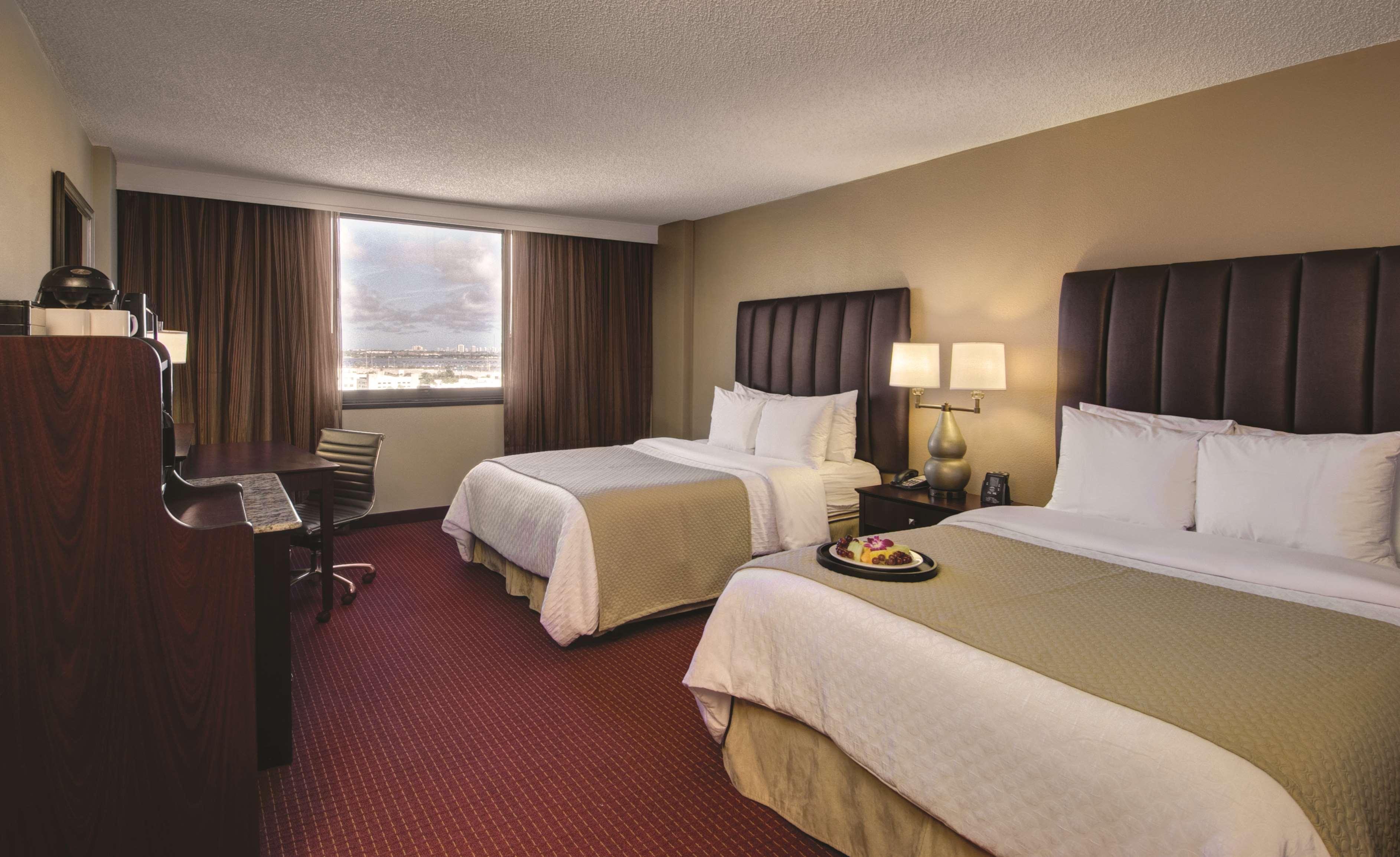 Embassy Suites By Hilton West Palm Beach Central Quarto foto